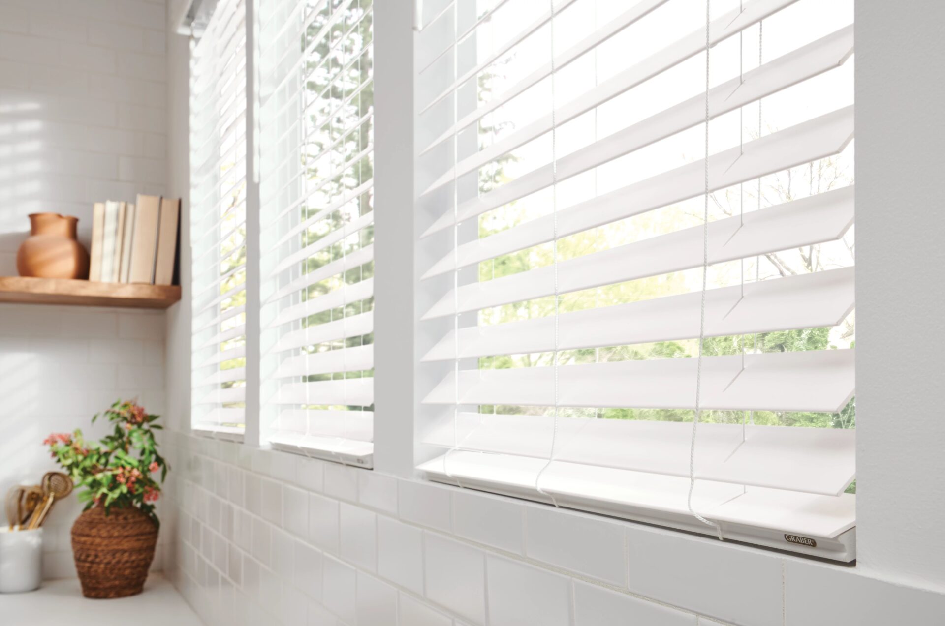 graber 5630 faux wood blinds rs22 v3 | Carpetland USA