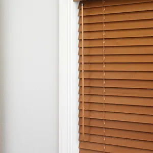 wood blind 2 wand tilt closed op17 V1 | Carpetland USA
